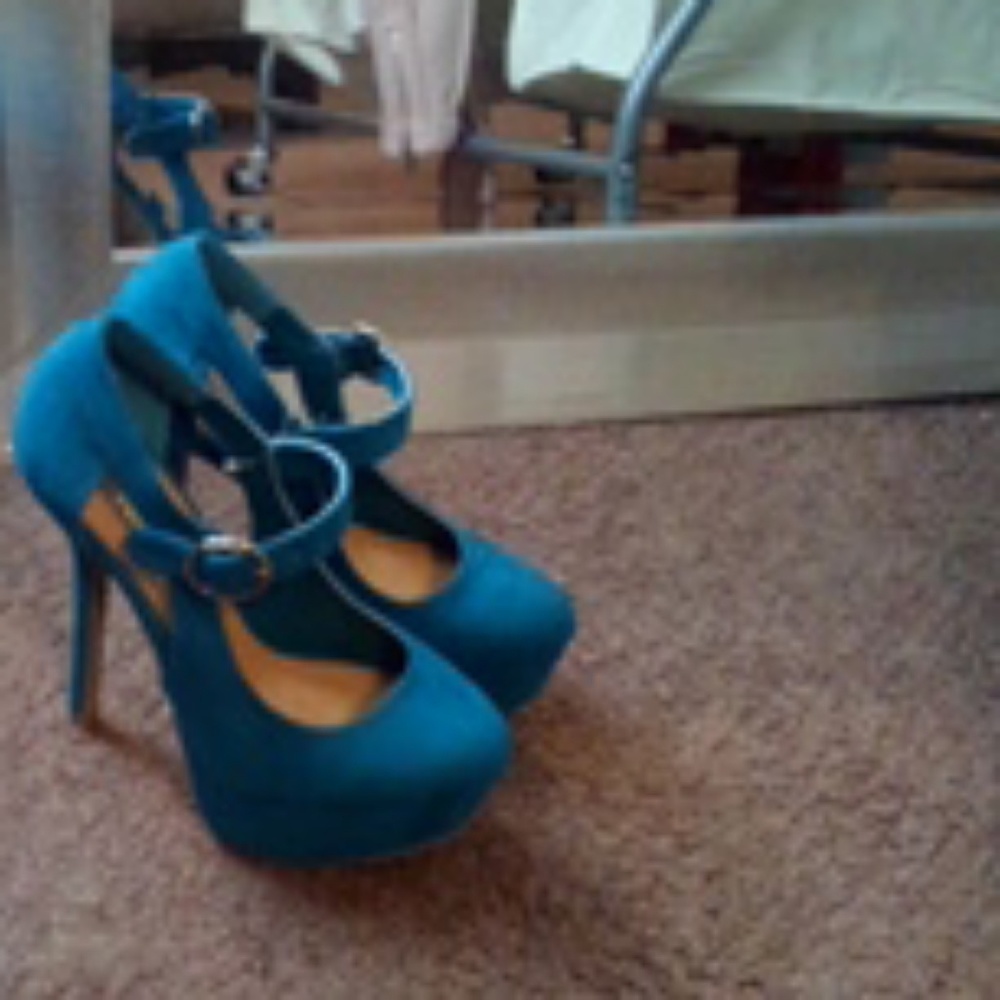 Shoes size 6